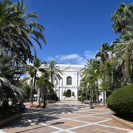 Bonito Y Centrico